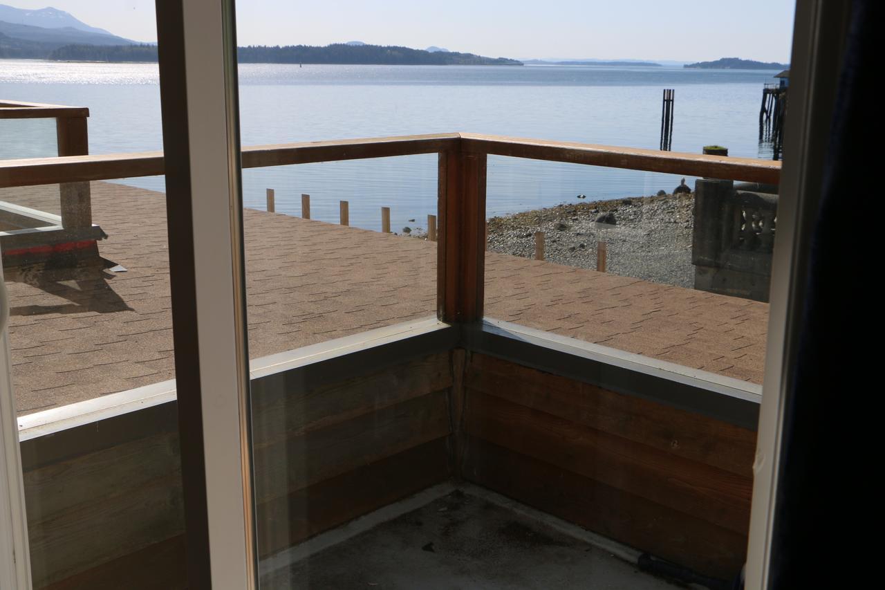 Nimpkish Hotel Alert Bay 외부 사진