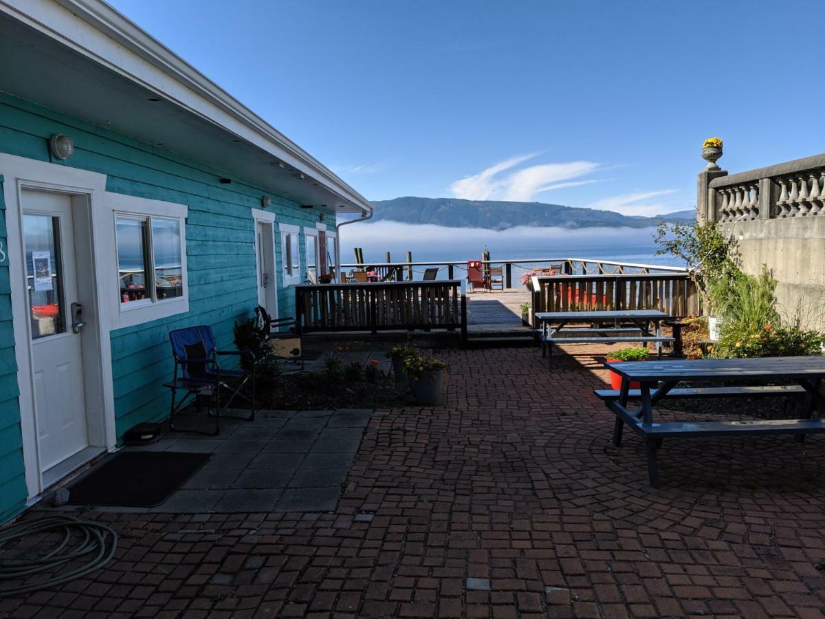 Nimpkish Hotel Alert Bay 외부 사진
