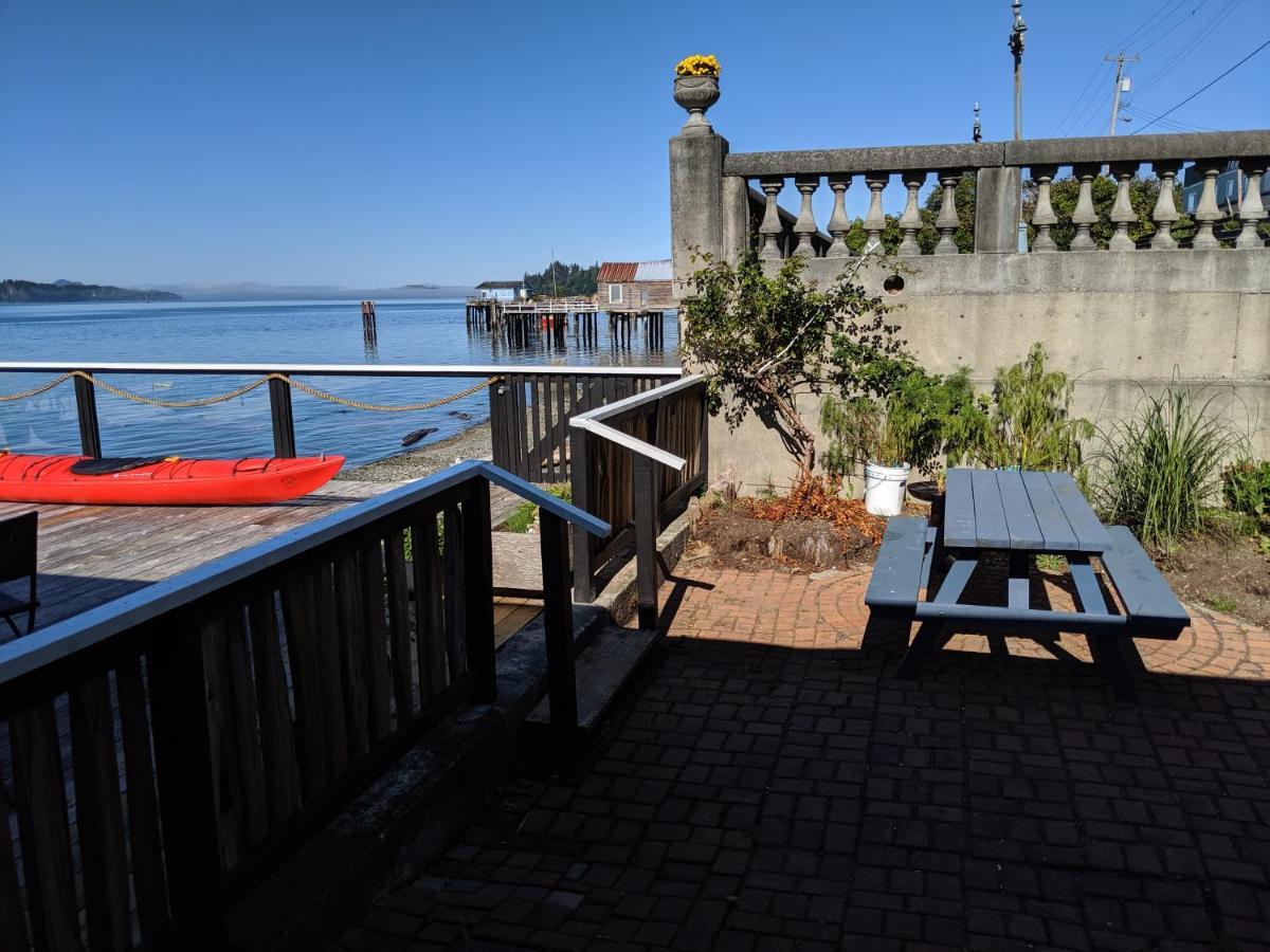 Nimpkish Hotel Alert Bay 외부 사진